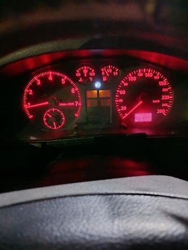 авид 80: Audi A4: 1997 г., 1.6 л, Механика, Седан — 2