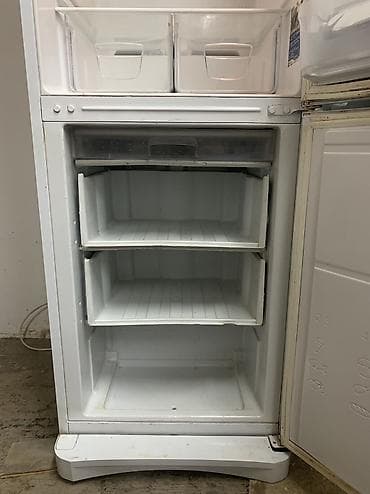 nokia c6: Холодильник Indesit, Б/у, Двухкамерный, De frost (капельный), 60 * 195 * 60 — 4