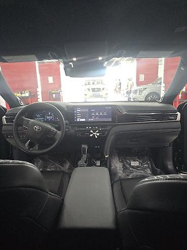 Транспорт: Toyota Camry: 2026 г., 2.5 л, Автомат, Гибрид, Седан — 5