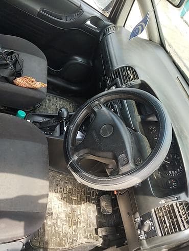Транспорт: Subaru Traviq: 2003 г., Автомат, Бензин, Минивэн — 6