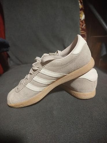 Айымдардын бут кийими: Кеды adidas из замши - Модель: классические низкие кеды с фирменными — 2