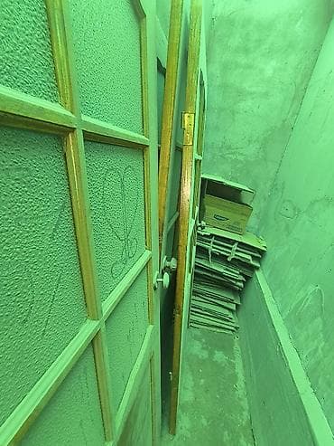 двер между комната: Межкомнатная дверь, Б/у, Со стеклом, Двухстворчатая, Деревянная, Распашная, С зеркалом, цвет - Коричневый — 1