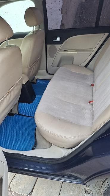 капот машины: Ford Mondeo: 2001 г., 2 л, Автомат, Бензин, Универсал — 8