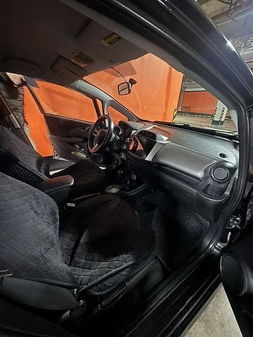 хонда сйырвы: Honda Fit: 2011 г., 1.5 л, Автомат, Бензин, Хэтчбэк — 5