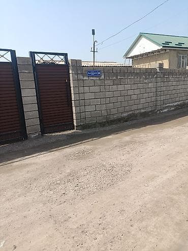 железные ограждения: Продаю дачу с.Дмитриевка есть все условия для проживания вода сарай — 2