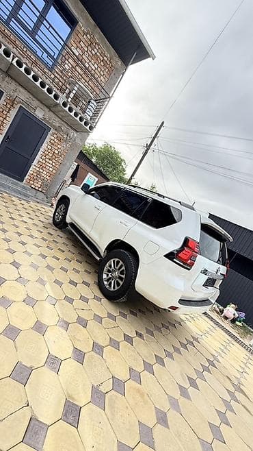 машина болуп толоо: Toyota Land Cruiser Prado: 2018 г., 4 л, Автомат, Бензин, Жол тандабас — 2