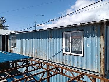 с гаража: Переоборудованный морской контейнер под модульное помещение в городе — 4