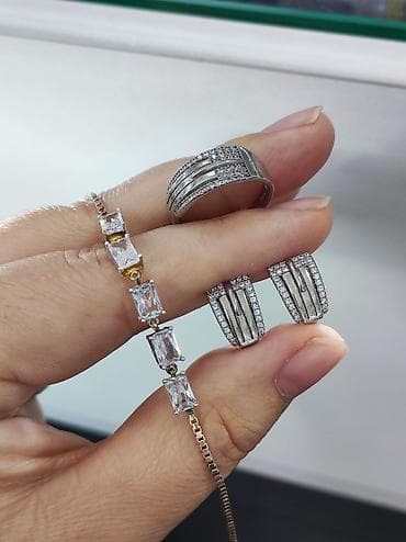 Серебро 925 пробы Серебро комплект+ браслет Размеры имеются