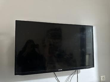 плазменые телевизоры: Телевизор Samsung, диагональ примерно 40–43". Плоская панель с тонкой — 1
