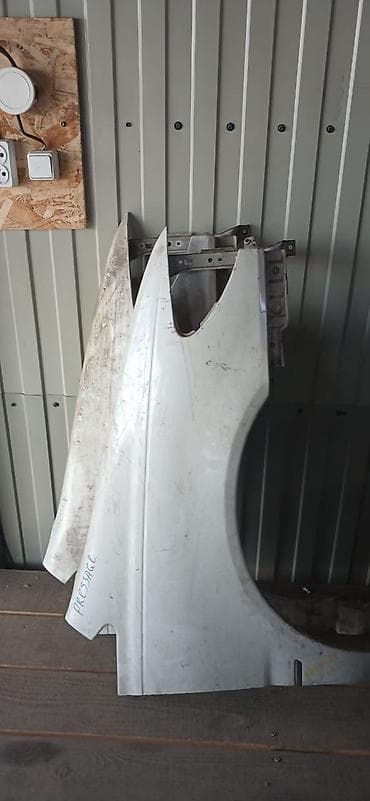 Крыло Переднее правое Nissan, 2001 г., Б/у, Оригинал at lalafo.kg Крыло Переднее правое Nissan, 2001 г., Б/у, Оригинал