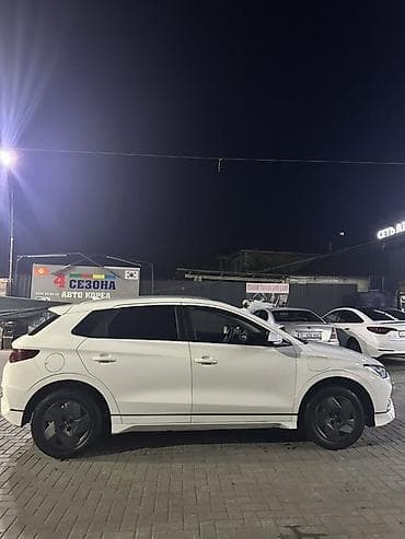 wuling mini ev: BYD E2: 2025 г., Автомат, Электромобиль, Хэтчбэк — 3