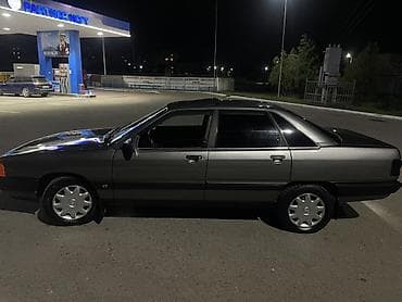 Audi: Audi 100: 1988 г., 2.3 л, Кол менен иштөөчү, Газ, Седан — 4