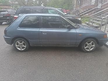 Mazda: Mazda 323: 1990 г., 1.8 л, Механика, Бензин, Хэтчбэк — 2