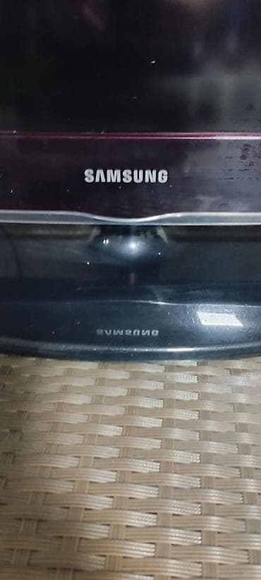 Техника и электроника: Телевизор Samsung с плоским экраном и настольной подставкой. Основные — 1