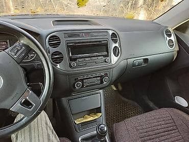 2 2дизель: Volkswagen Tiguan: 2015 г., 1.3 л, Механика, Бензин, Кроссовер — 9