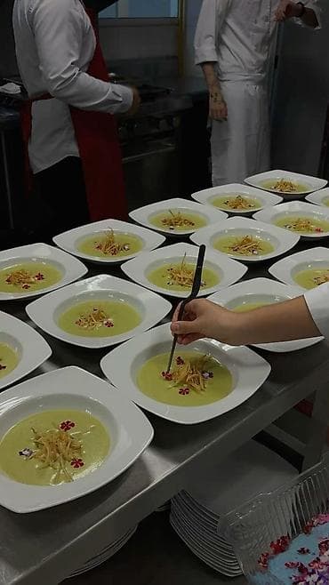 СТО, автобизнес: Здравствуйте ищу работу на - Помощник повара -На заготовку -На — 1