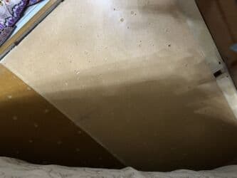 кровать из массива: Двуспальная деревянная кровать классического дизайна. - Материал — 4