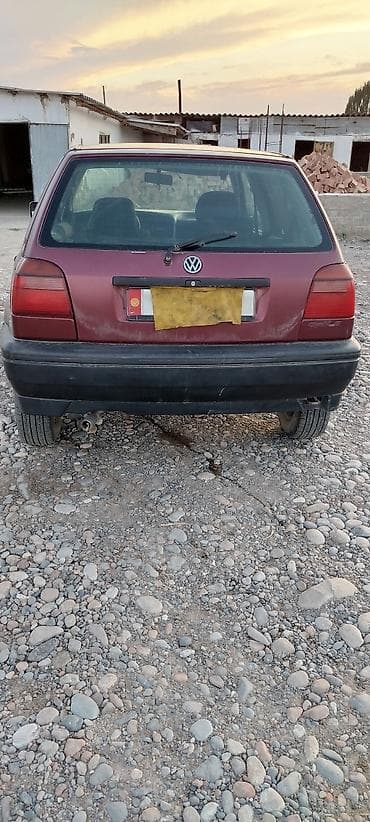 пасад седан: Volkswagen Golf: 1994 г., 1.3 л, Механика, Бензин, Хэтчбэк — 7