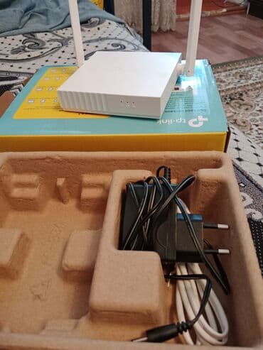 Wi‑Fi роутер TP‑Link (белый корпус) с двумя внешними антеннами