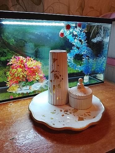 декор прикроватной тумбочки: Набор декоративных аксессуаров для дома (ваза, шкатулка и поднос) - — 4