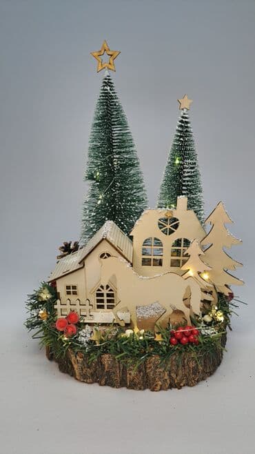 ёлки на новый год: Новогодняя декоративная композиция «Зимняя деревушка» на спиле дерева — 10