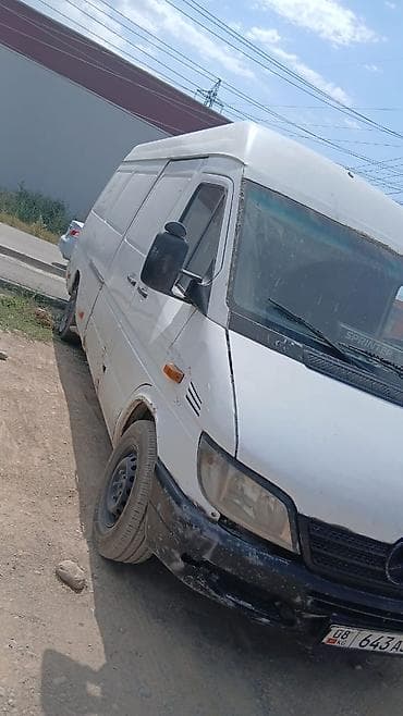 эвакуатор атего: Легкий грузовик, Mercedes-Benz, Б/у — 3
