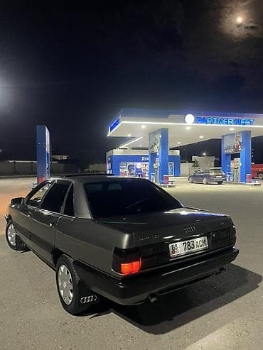 Audi 100: 1988 г., 2.3 л, Механика, Газ, Седан