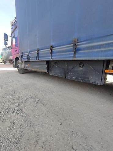 атека: Тягач, Mercedes-Benz, 2002 г., Тентованный — 5