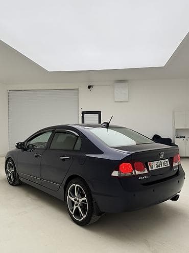 форестер 2009: Honda Civic: 2009 г., 1.3 л, Вариатор, Гибрид, Седан — 9