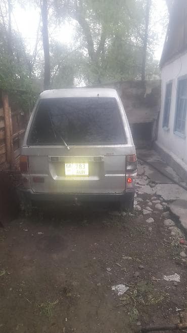 дэу матиз 1: Toyota Lite Ace: 1985 г., 1.5 л, Кол менен иштөөчү, Бензин, Вэн/Минивэн — 3