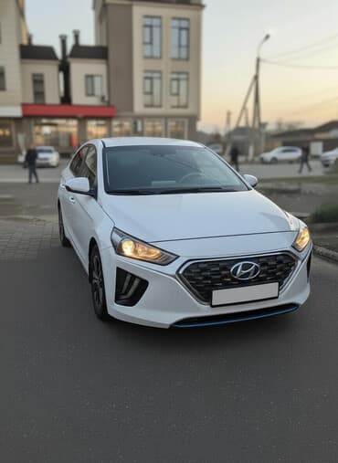 Hyundai Ioniq: 2020 г., 1.6 л, Робот, Гибрид, Хэтчбэк