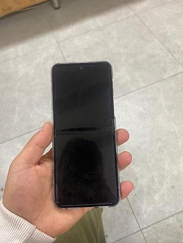 Мобильные телефоны: Samsung Galaxy Z Flip 4, 256 ГБ, 2 SIM — 1
