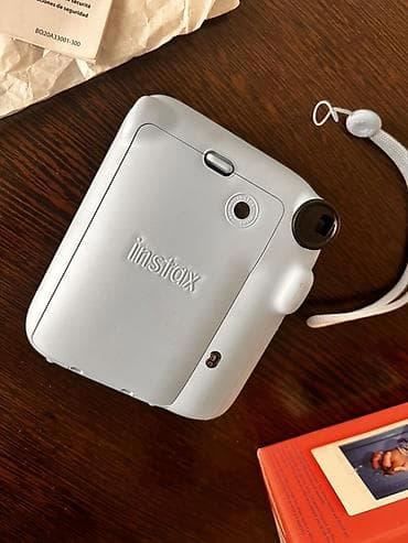 чоор фото: Fujifilm Instax mini 12 — мгновенная камера в цвете Pastel Blue — 6