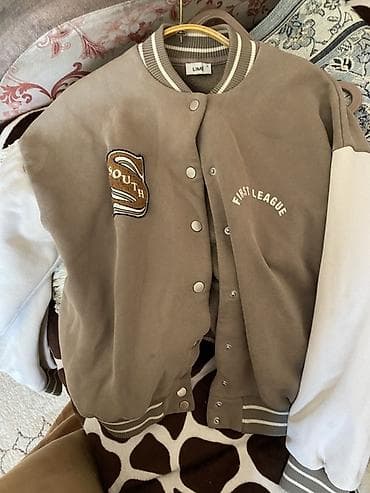 city: Бомбер/варсити LIME - Цвет: серо-бежевый корпус, молочно‑белые — 2