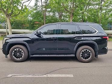 2025: Toyota Sequoia: 2025 г., 3.5 л, Автомат, Гибрид, Внедорожник — 7