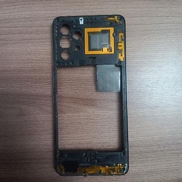 a 32: Средняя часть для Samsung Galaxy A 32 4G.
В рабочем состоянии — 1
