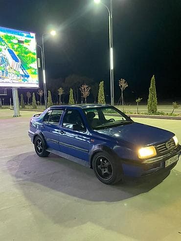 pm 2 5: Volkswagen Vento: 1993 г., 1.8 л, Механика, Бензин, Седан — 3