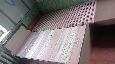 кровать мебель: Односпальная кровать с матрасом. - Классическая кровать с высоким — 1