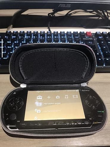Техника жана электроника: Sony PSP (PlayStation Portable) с чехлом - Модель: серия PSP — 2