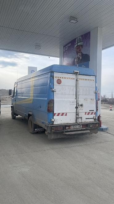 Грузовик, Mercedes-Benz, Стандарт, 7 т, Б/у