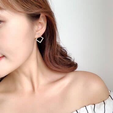 эксклюзивные свадебные пригласительные: Геометрические серьги НС с ромбовидным дизайном — стильное украшение — 2