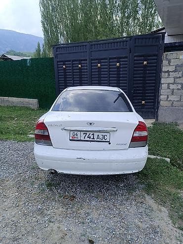 чанган уни к: Daewoo Nubira: 2001 г., 1.6 л, Кол менен иштөөчү, Бензин, Седан — 3