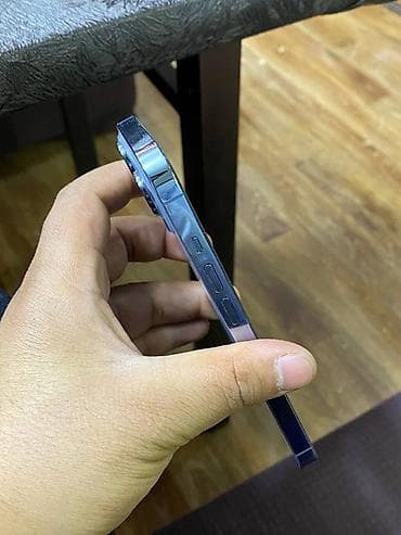 apple 12pro: IPhone 13 Pro, Б/у, Голубой, Защитное стекло — 1