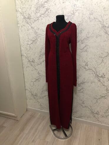 вечерний костюм: Вечернее платье длинное . Ткань тянется . Размер 48-50 . Цена 1500 — 4