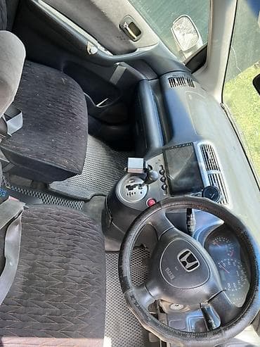 Honda Civic: 2003 г., 1.7 л, Вариатор, Хэтчбэк — 3