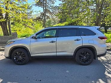 салон машины: Toyota Highlander: 2019 г., 3.5 л, Автомат, Бензин, Кроссовер — 3