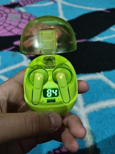 наушники razer зеленые: Беспроводные наушники-вкладыши с зарядным кейсом, неоново‑зелёный — 1