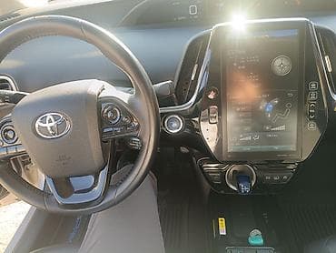 Toyota: Toyota Prius: 2021 г., 1.8 л, Автомат, Гибрид, Лифтбек — 2