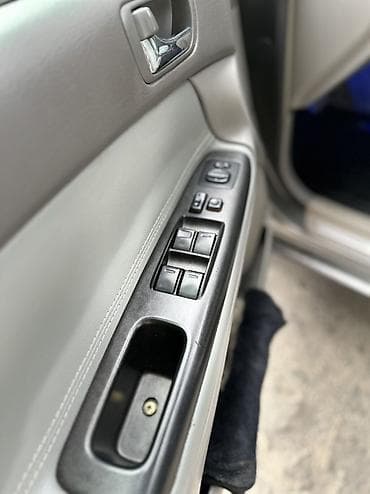 решетка батареи: Toyota Camry: 2004 г., 2.4 л, Автомат, Бензин, Седан — 10