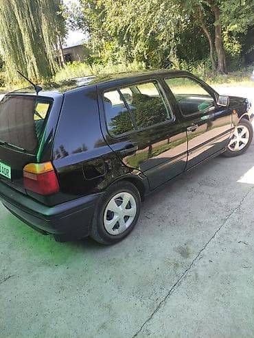 Унаа: Volkswagen Golf: 1993 г., 1.8 л, Кол менен иштөөчү, Бензин — 3
